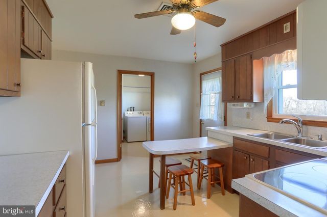 139 LAWN RD, Palmyra, PA 17078