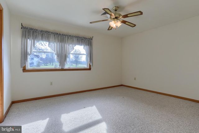 139 LAWN RD, Palmyra, PA 17078