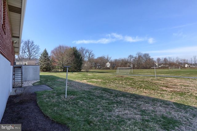 139 LAWN RD, Palmyra, PA 17078