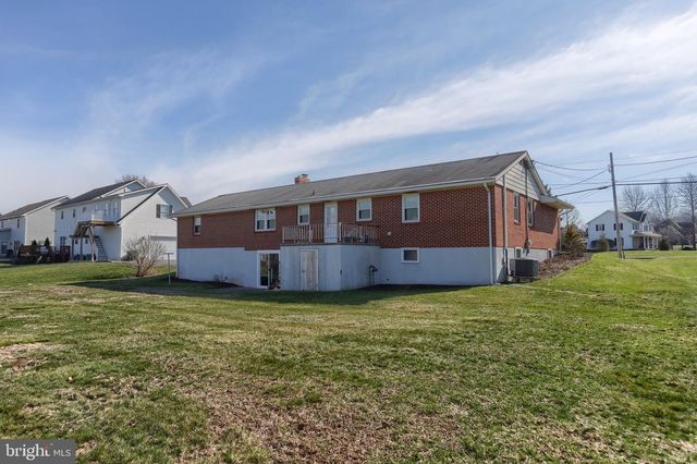 139 LAWN RD, Palmyra, PA 17078