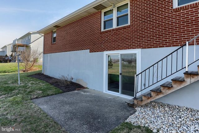 139 LAWN RD, Palmyra, PA 17078