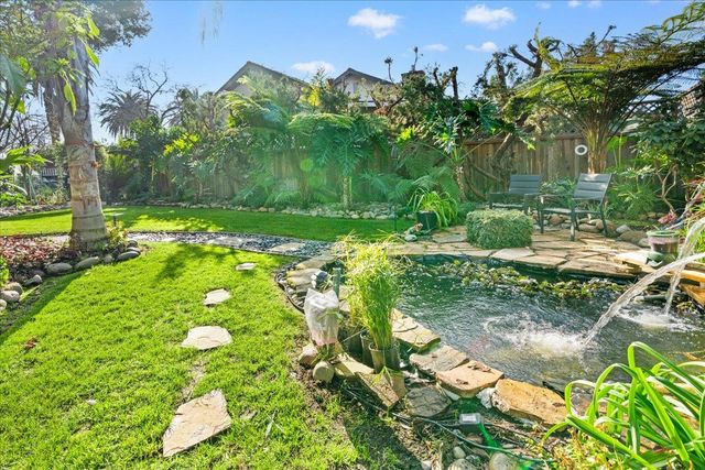 2901 California Ave, Carmichael, CA 95608