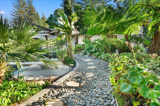 2901 California Ave, Carmichael, CA 95608