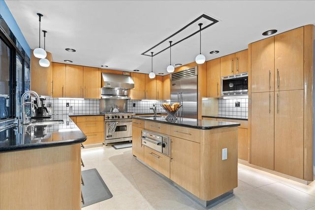 2901 California Ave, Carmichael, CA 95608