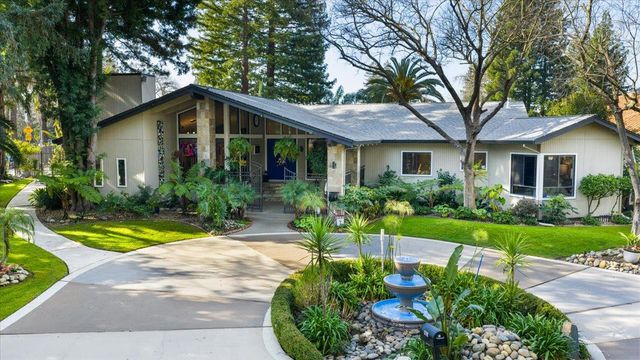 2901 California Ave, Carmichael, CA 95608