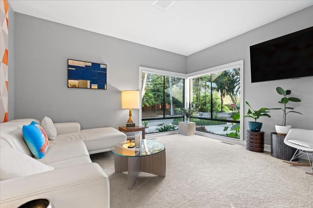 2901 California Ave, Carmichael, CA 95608