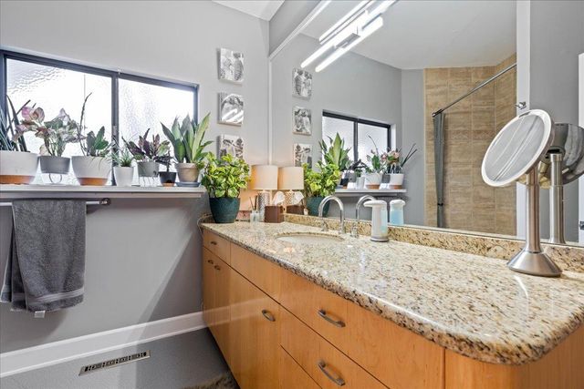 2901 California Ave, Carmichael, CA 95608