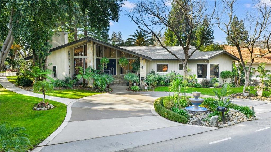 2901 California Ave, Carmichael, CA 95608