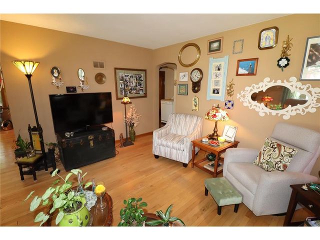 2141 S Livingston Terrace, West Allis, WI 53219