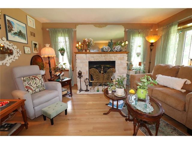 2141 S Livingston Terrace, West Allis, WI 53219