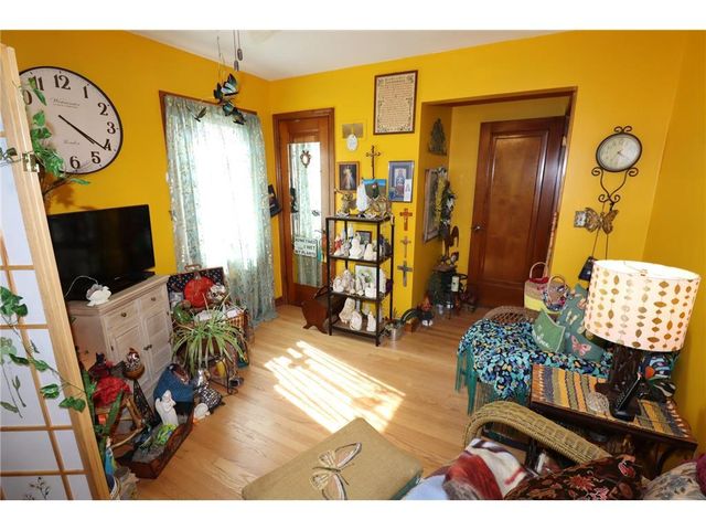 2141 S Livingston Terrace, West Allis, WI 53219