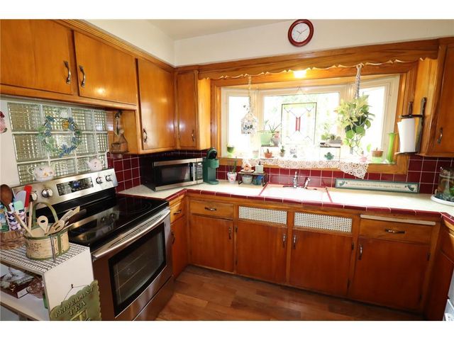 2141 S Livingston Terrace, West Allis, WI 53219