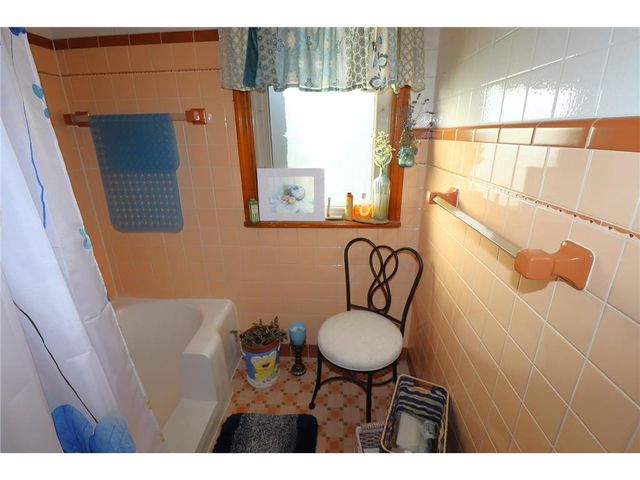 2141 S Livingston Terrace, West Allis, WI 53219