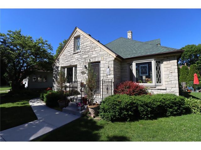 2141 S Livingston Terrace, West Allis, WI 53219
