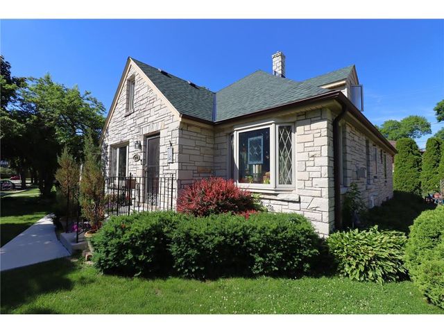 2141 S Livingston Terrace, West Allis, WI 53219
