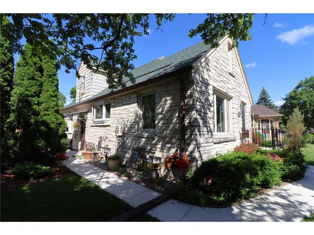 2141 S Livingston Terrace, West Allis, WI 53219