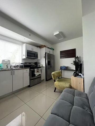 2300 NW 7th Street 201, Miami, FL 33125