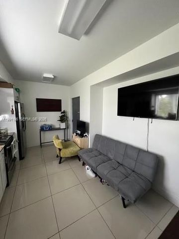 2300 NW 7th Street 201, Miami, FL 33125