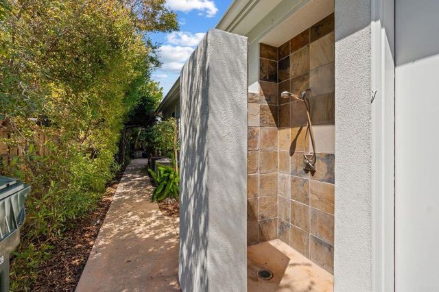1938 Sheridan Road, Encinitas, CA 92024