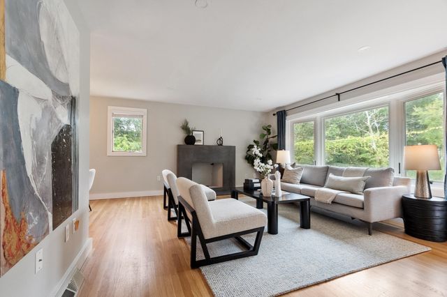 186 High St, Chelmsford, MA 01824