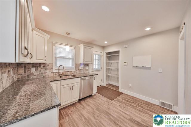 2901 Jewel Street, Palmer Twp, PA 18045