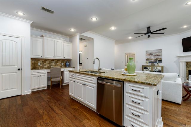 1308 Oak Glenn Place, Little Rock, AR 72022
