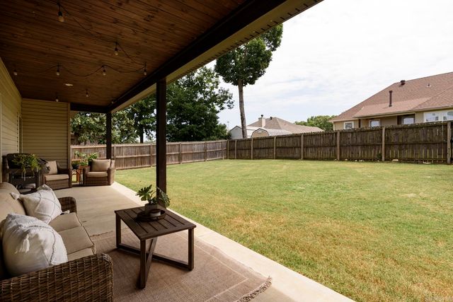 1308 Oak Glenn Place, Little Rock, AR 72022