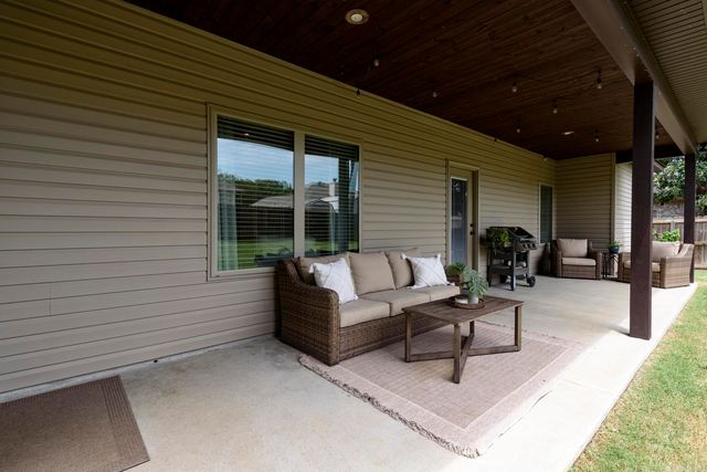 1308 Oak Glenn Place, Little Rock, AR 72022