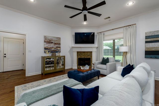 1308 Oak Glenn Place, Little Rock, AR 72022