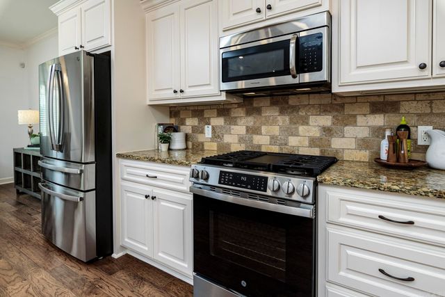 1308 Oak Glenn Place, Little Rock, AR 72022