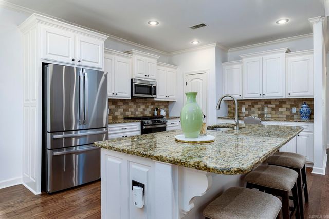 1308 Oak Glenn Place, Little Rock, AR 72022
