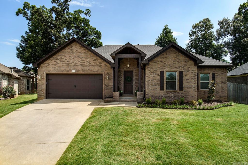 1308 Oak Glenn Place, Little Rock, AR 72022