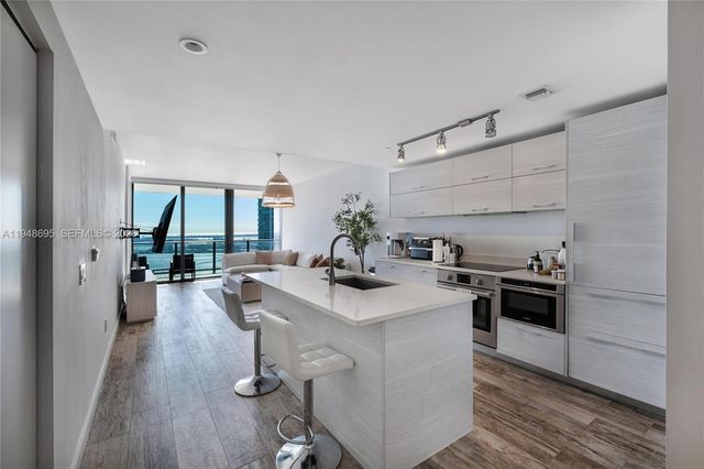 650 NE 32nd St 4306, Miami, FL 33137