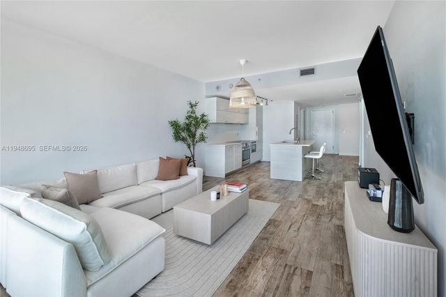 650 NE 32nd St 4306, Miami, FL 33137