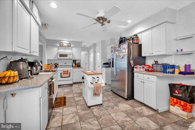 16 W ANNAPOLIS DR, Sicklerville, NJ 08081