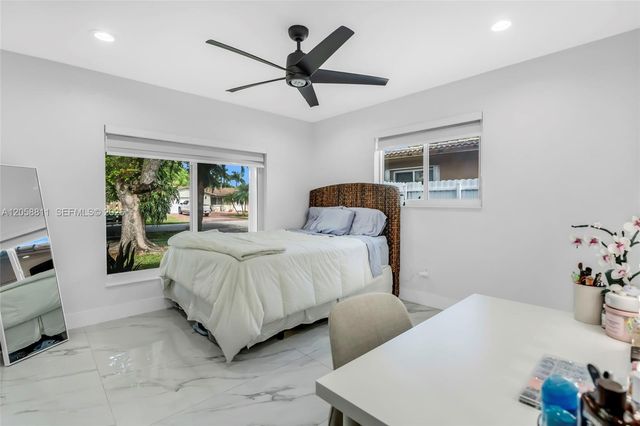 2130 NW 106th Avenue, Pembroke Pines, FL 33026