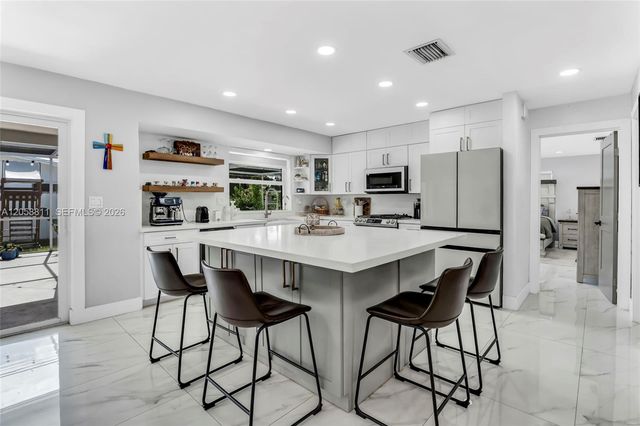 2130 NW 106th Avenue, Pembroke Pines, FL 33026