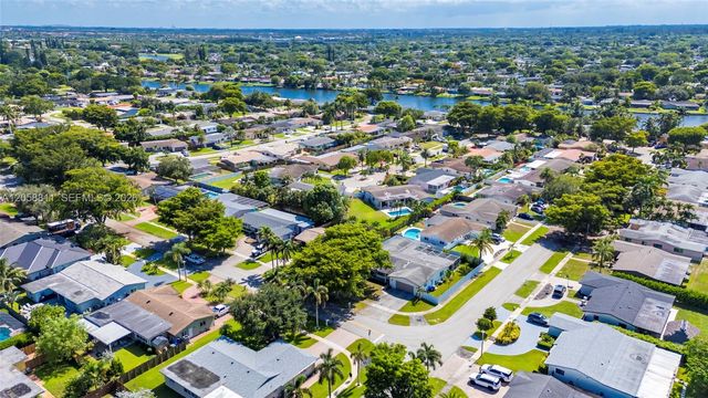 2130 NW 106th Avenue, Pembroke Pines, FL 33026
