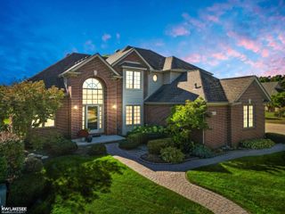14430 Glenwood Drive, Shelby Twp, MI 48315