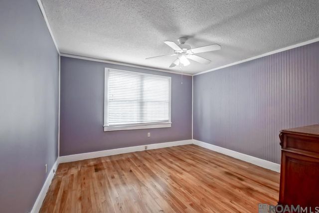 130 4th St, Port Allen, LA 70767