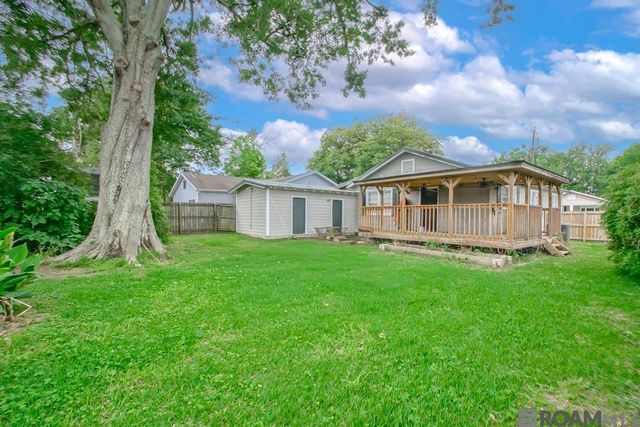 130 4th St, Port Allen, LA 70767
