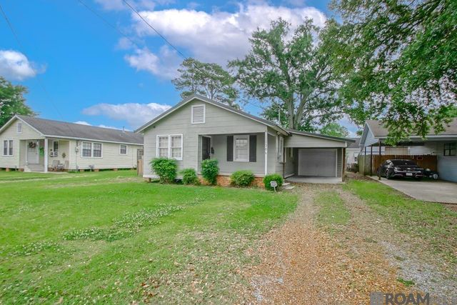 130 4th St, Port Allen, LA 70767