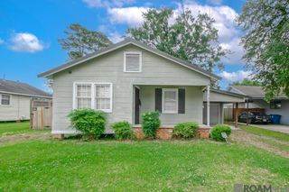 130 4th St, Port Allen, LA 70767