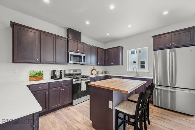 1116 Falcon Ridge Boulevard, Belgrade, MT 59714