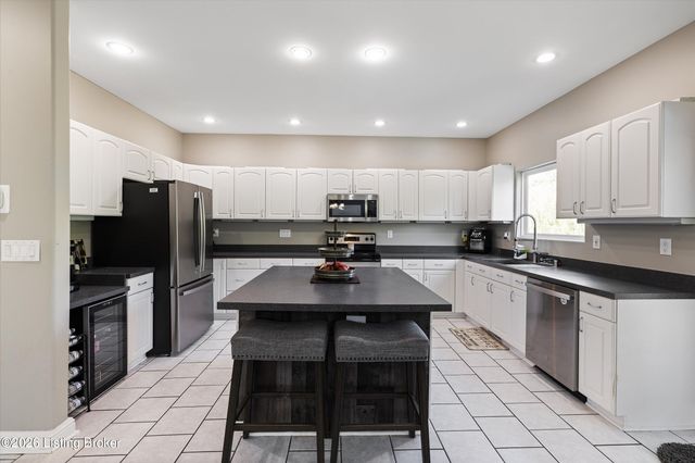 6908 Colton Rd, Crestwood, KY 40014