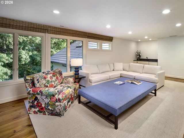 1205 Sw FAIRFAX Pl, Portland, OR 97225