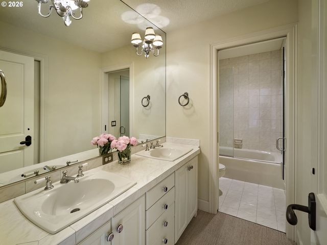 1205 Sw FAIRFAX Pl, Portland, OR 97225