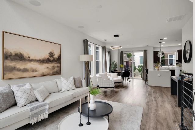 2432 Via Alta, San Diego, CA 92108