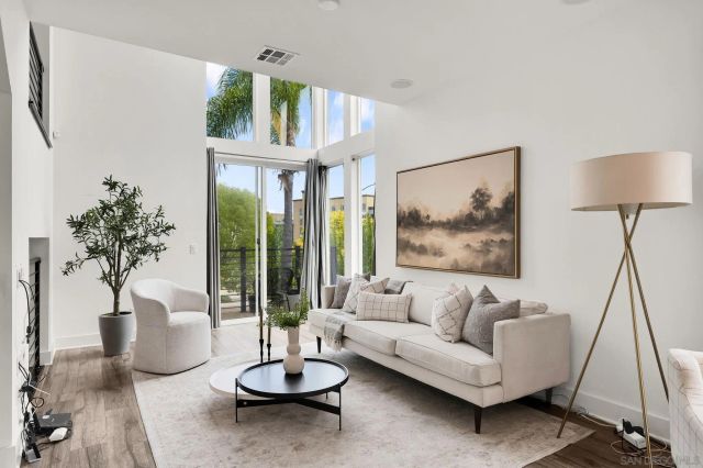 2432 Via Alta, San Diego, CA 92108