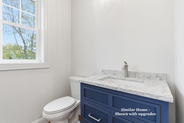 10 McDermott Road, Hampton, NH 03842